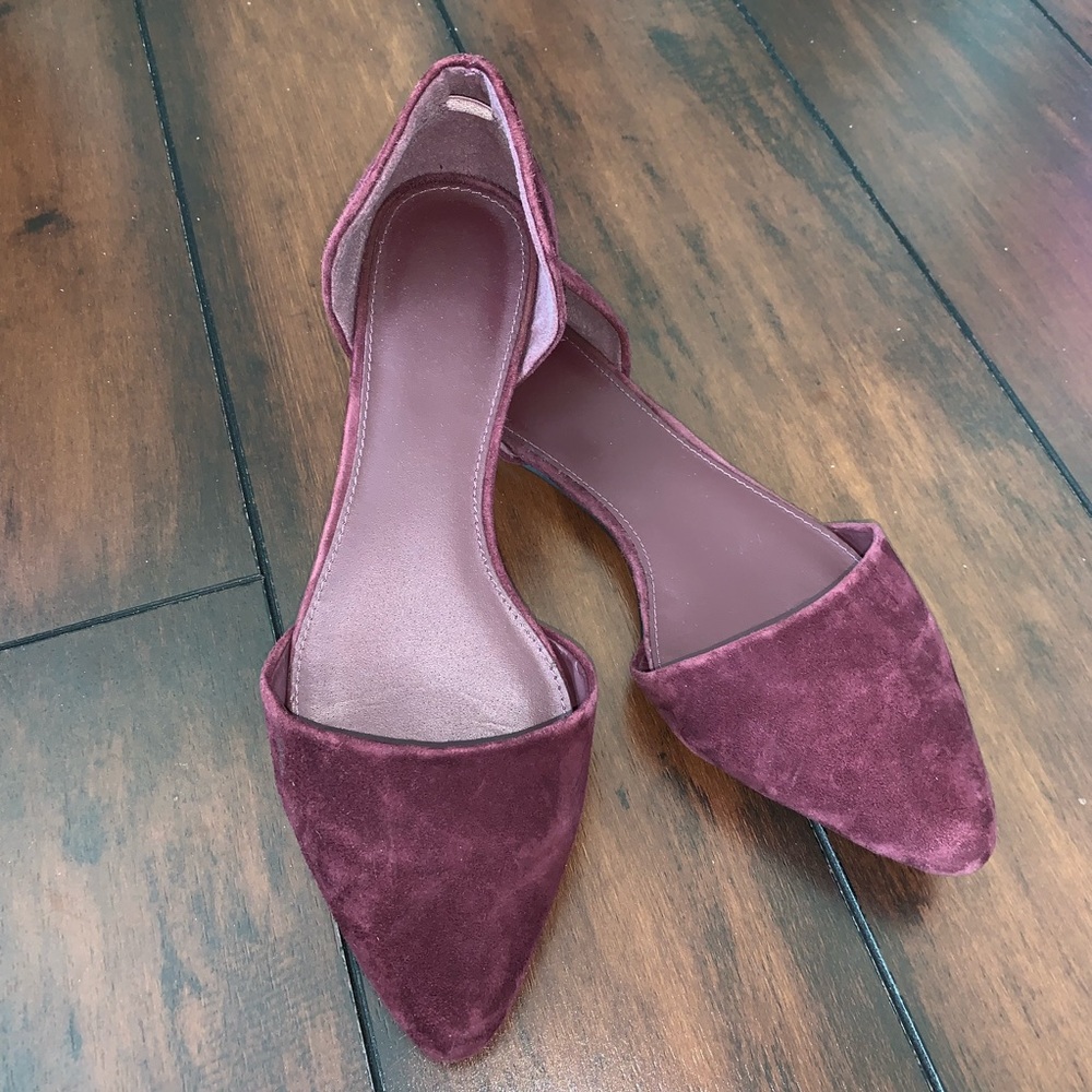 WORN ONCE Suede Urban Outfitters Flats!